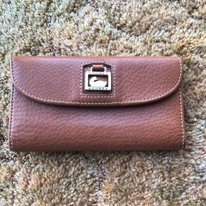 Dooney & Burke Dillen Continental Clutch Wallet